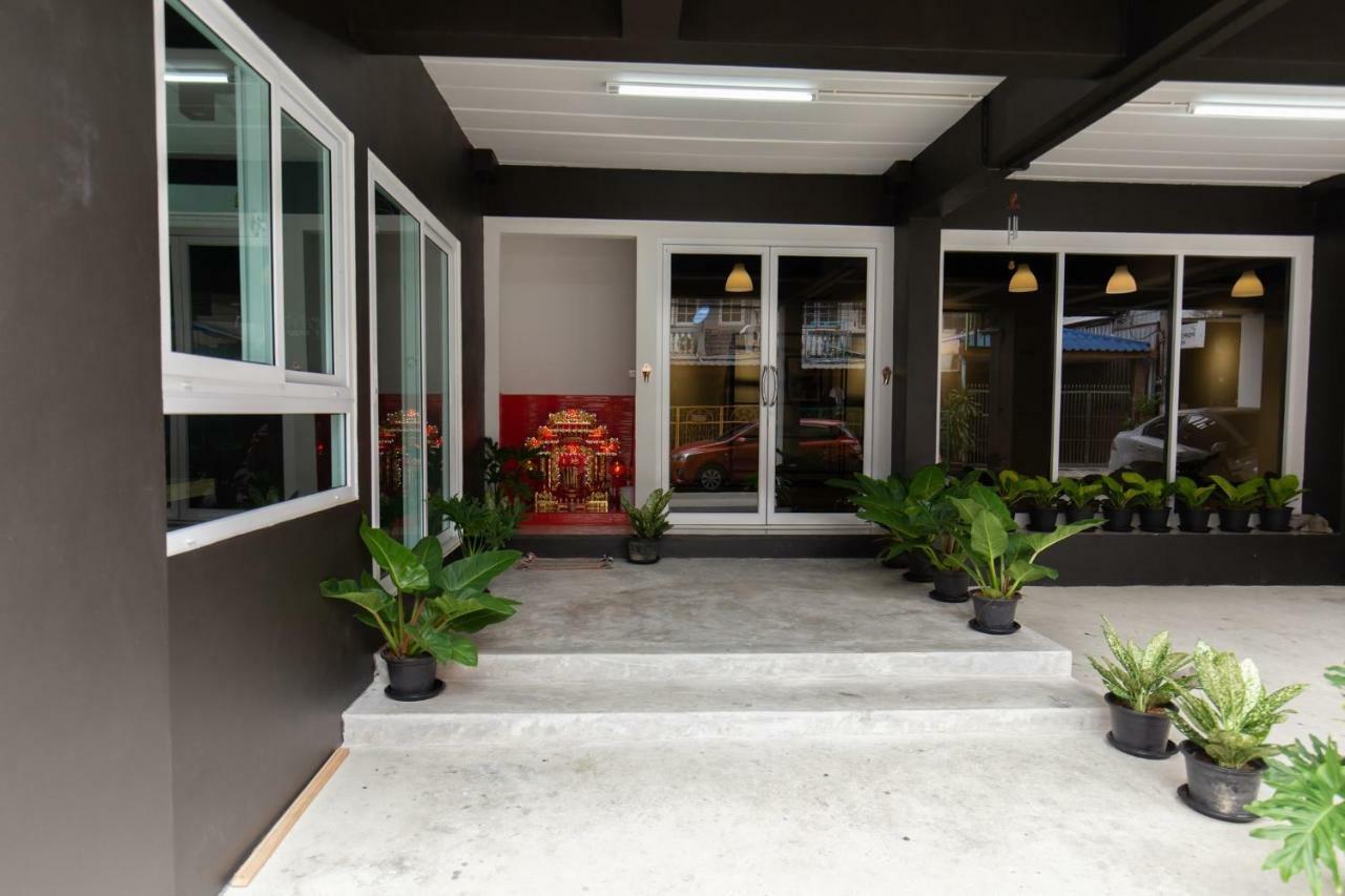 Mango 10 House Hotel Bangkok Exterior photo